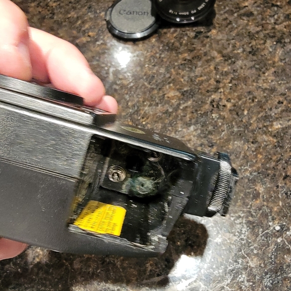 Black Canon AE1 + 50mm f/1.8or 2.0 Lens Manual Camera - Picture 13 of 13